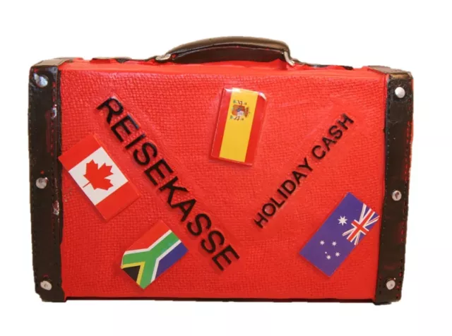 Spardose Koffer Rot Ländersticker auf Reisekoffer 14 x 11,5 x 5,5 cm Reisekasse