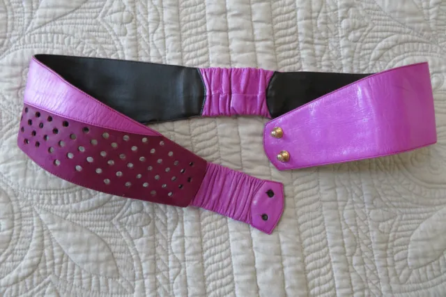 Cintura elastica vintage Charles Jourdan rosa pelle scamosciata