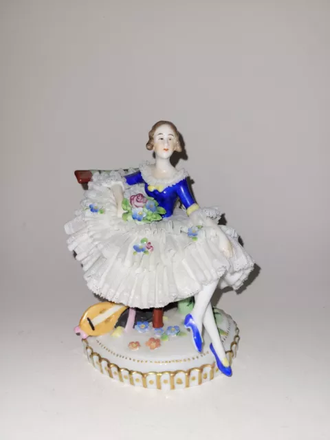 Ancienne figurine danseuse porcelaine dentelle Allemagne Dresden Saxe Meissen