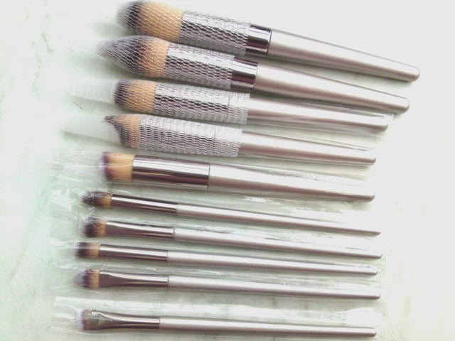 10 Stück Make-Up Pinsel- Set Foundation Rouge Lidschatten Pouder Neu