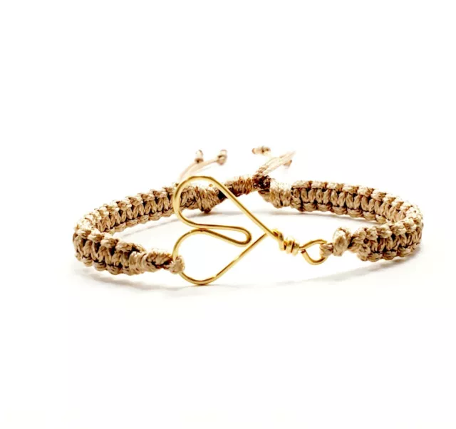 Bracelet femme mode réglable beige macrame avec joli charme cœur boho chic 2