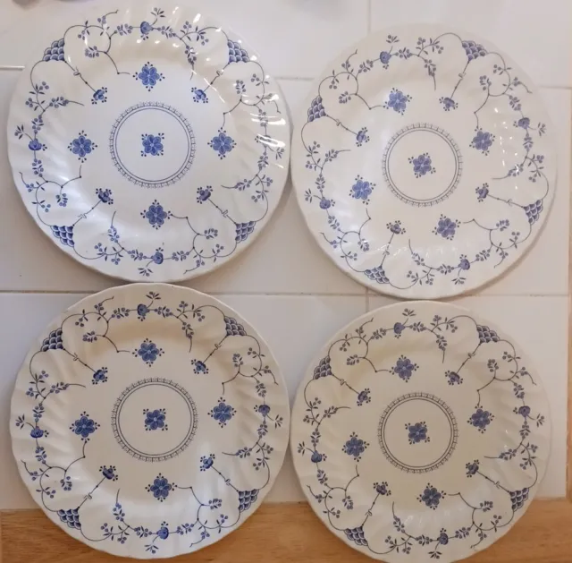 Beautiful Set of 4 Finlandia / Myott Scalloped Dinner Plates Made In England