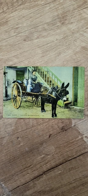 Carte Postale Ancienne Attelage Laitière Bourbonnaise