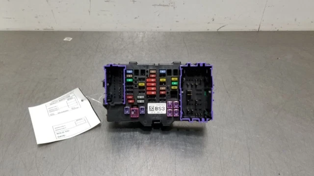 15 2015 Chevy Colorado 3.6L Oem Cabin Mounted Fuse Box Assembly