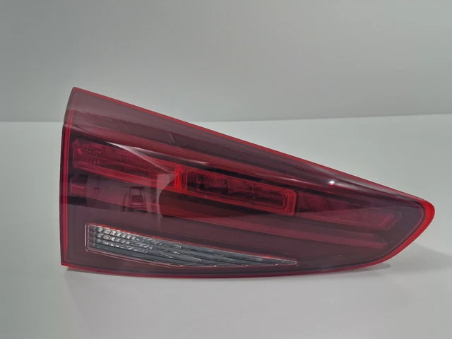 Fanale Posteriore Sinistro Per Toyota Tacoma 2016-2023 – Ricambio HY265-L Lato Guida