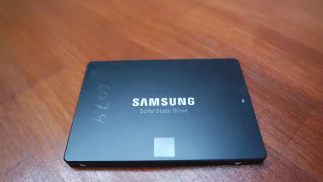 Samsung 850 EVO 500 GB 2.5 Zoll SATA-III 6 Gb/s MZ-75E500 SSD