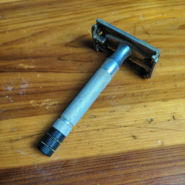 Vintage Gillette Black Tip Super Speed DE Safety Razor