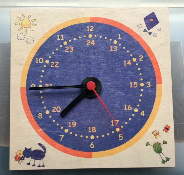 Lernuhr mit Junghans-Uhrwerk, batteriebetrieben, Wanduhr, gebraucht