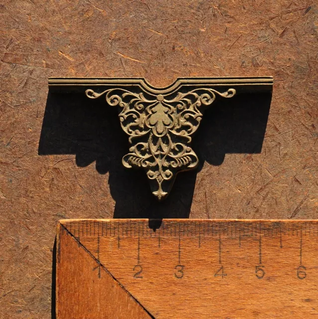 Ornament Messingornament Messing Buchbinden Prägung Ornament Buchbinder Linie..