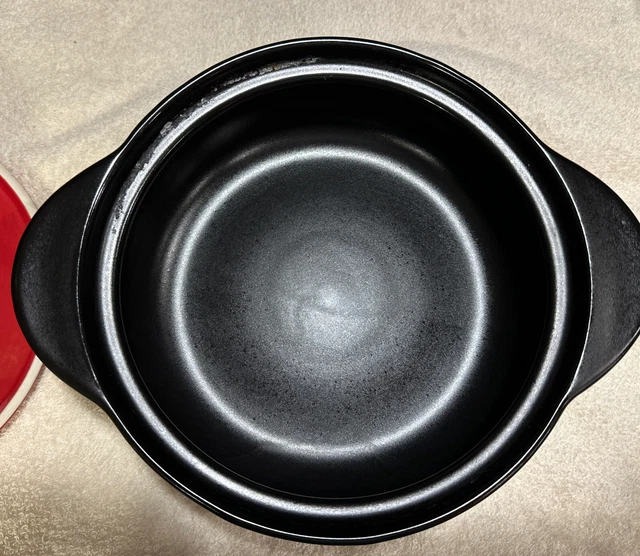 Cooking Pleasures Stoneware 1.5 Quart Round Covered Casserole Black And Red