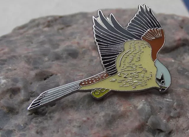 American European Flying Kestrel Hovering Bird of Prey Brooch Raptor Pin Badge