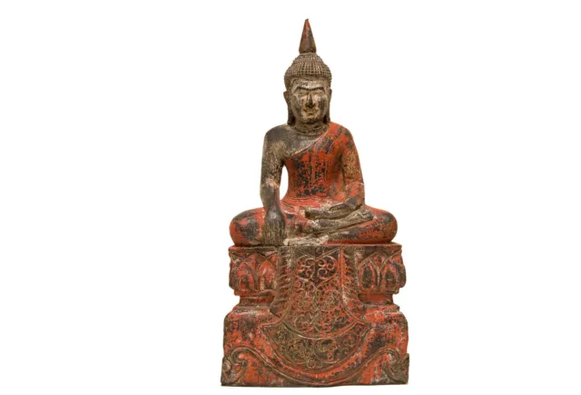 Ein Sitzender Buddha. Geschnitztes & Bemaltes Holz. Kambodscha 20. Jh.