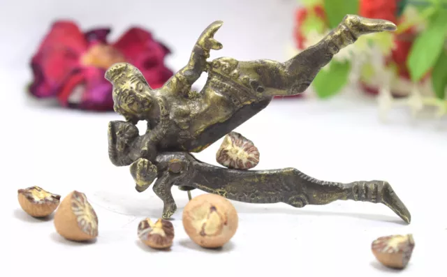 Unique Indian mother & baby figure Rare Areca Nut Cutter Collectible. i12-218