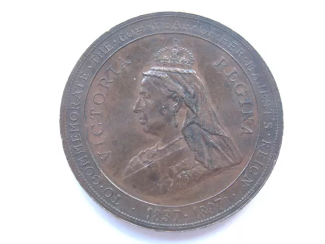 1897 QUEEN VICTORIA BRONZE MEDALLION - A1 FAR FAMED CAKES & BISCUITS - THE Best