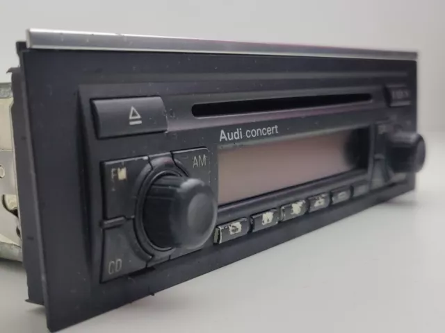 Audi A4 8E B6 Radio CD Player Original concert 8E0035186J mit Code 💯
