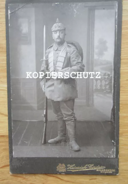 Altes Portrait Foto Soldat IR 74 mit Patronenbandolier für Sturmtruppen 1. WK