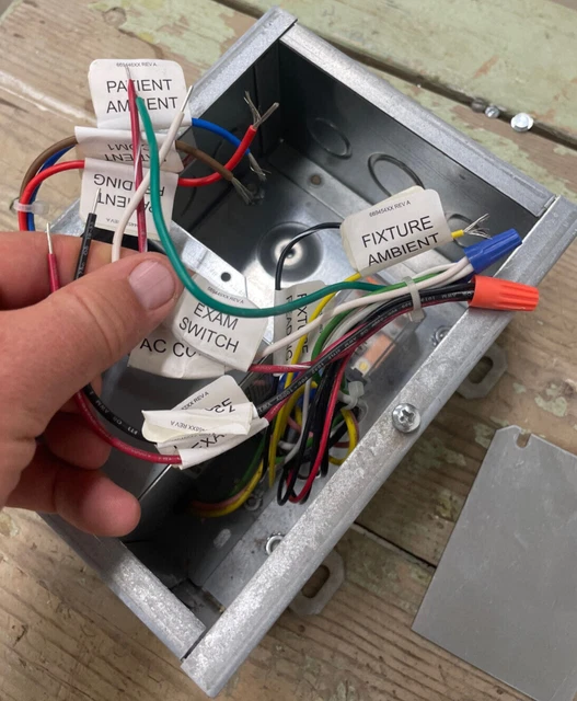 Curbell patient bed lighting controller - LC-040 - Schneider relay - 8x6x4 box