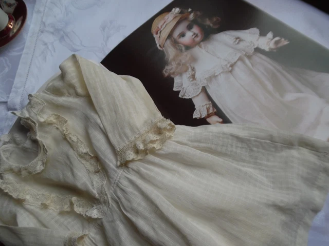 Robe Ancienne Pour Poupée Raynal - Coton à Plumetis Rose - Années 1950