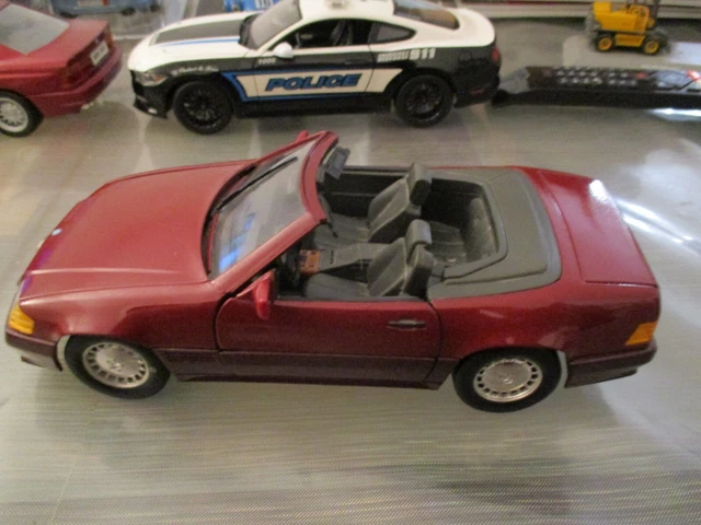 1/18° Mercedes Benz 500 SL Cabriolet Convertible Rouge 1989 Revell