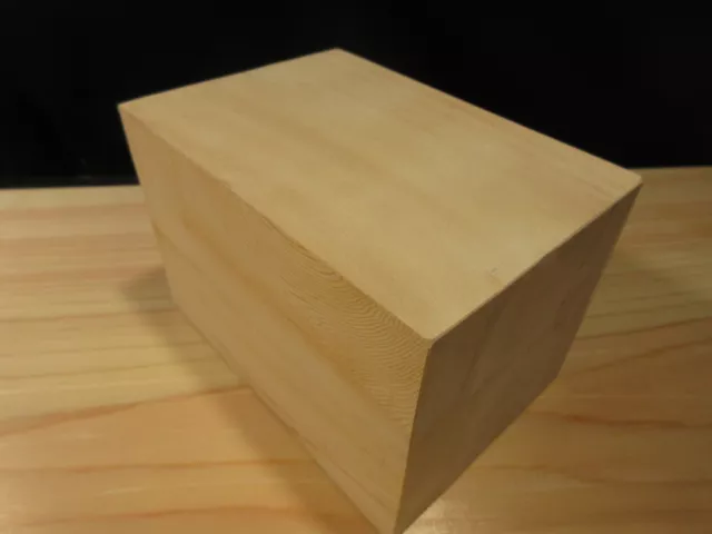 0926-7 Kiso-Hinoki (Branded) - 133 x 93 x 91 mm curvings / Sample