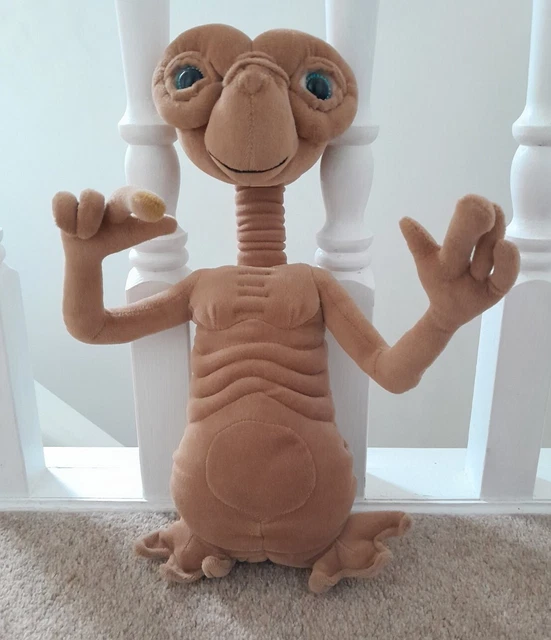 E.T. THE EXTRA-TERRESTRIAL Toys 'R' Us Exclusive/Universal plush doll ...