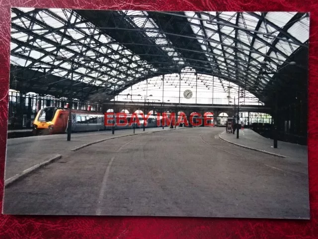 Photo  Liverpool Lime Street Railway Station