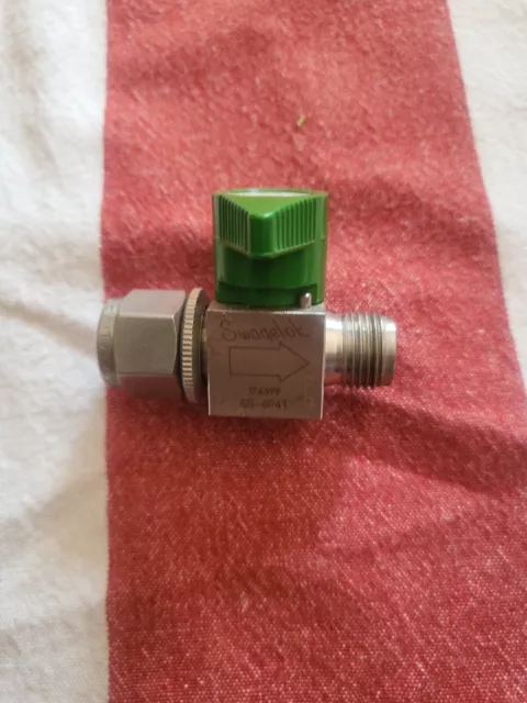 Swagelok SS Quarter-Turn Instrument Plug Valve, 3/8" Tube, 1.1 Cv,  SS-6P4T