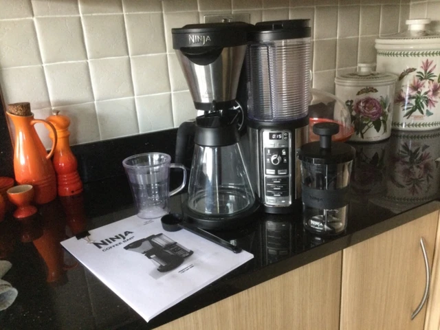 Ninja coffee bar clearance with glass carafe