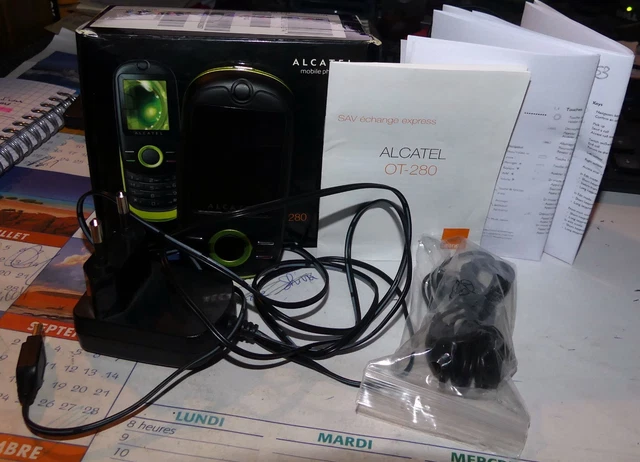 Téléphone Portable Alcatel BF31W Occasion - Bloqué Réseau SFR - Avec Chargeur Et Batterie