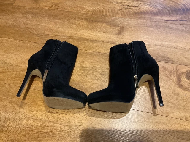 Talons Aiguilles Carvela By Kurt Geiger - Couleur Crème, Bout Pointu, Bride Cheville - Taille UK 6 - Occasion