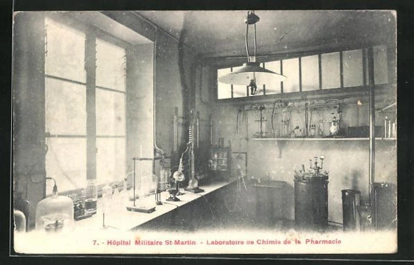 CPA Paris, St-Martin Military Hospital, Pharmacy Chemistry Laboratory