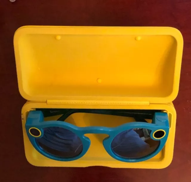 Snapchat Spectacles Teal V1 1st Generation w/ Charging Case (NO cable) UNTESTED