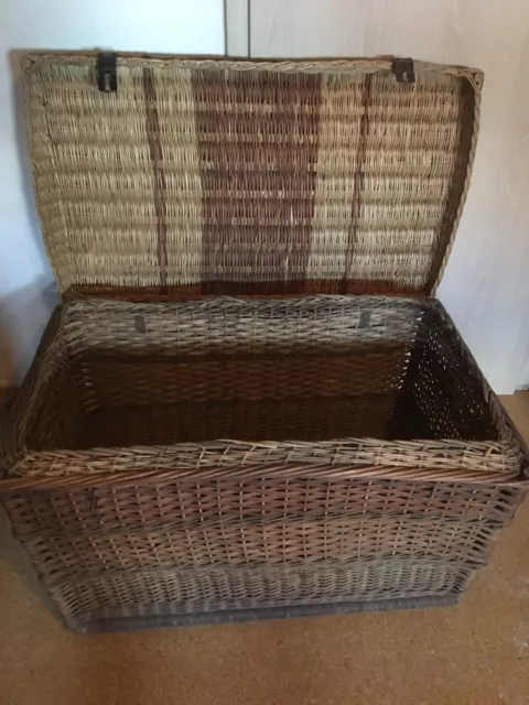 Alt Antik TRUHE Reisekoffer Weiden-Wäschetruhe- Flechtkorb  ca 88x55x55 cm