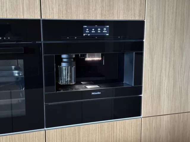 Miele Einbau-Kaffeevollautomat CVA 7845 - Extraklasse, Neuwertig