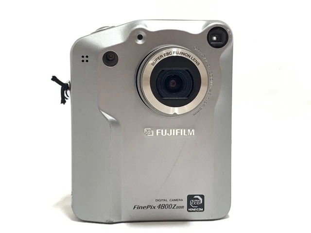 FUJIFILM FINEPIX 4800Z Compact Digital Camera with Cradle