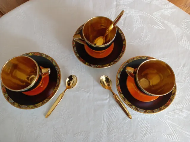 3 Anciennes Petites Tasses Et Sous Tasses A Cafe / Moka En Faience 2