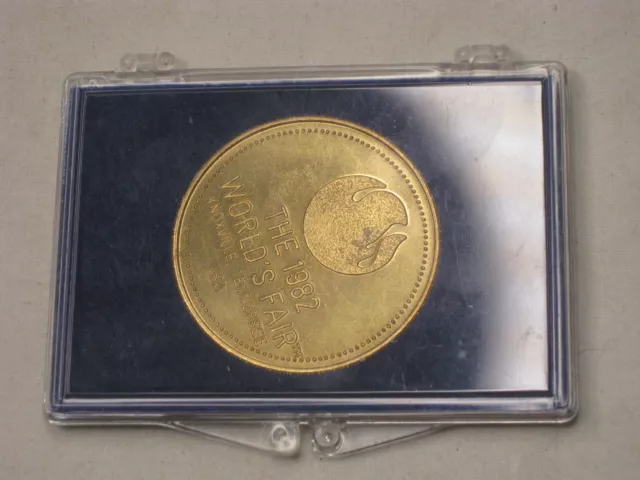 vintage 1982 WORLD'S FAIR Knoxville, Tennessee Amphitheatre coin medallion token