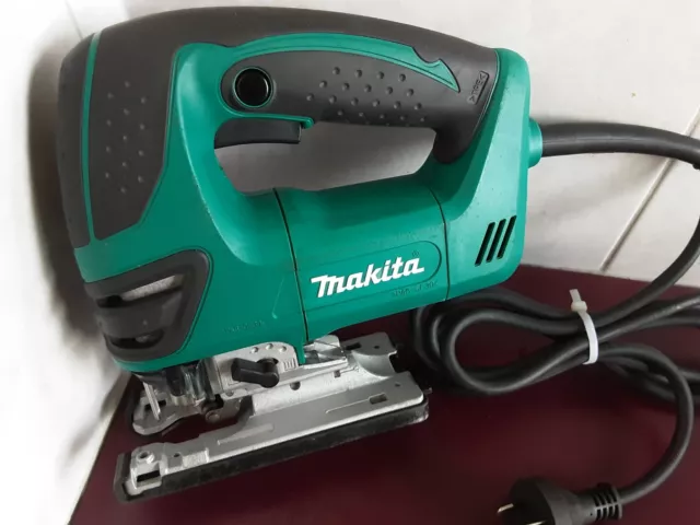 Makita  4350Ct Corded Orbital D Handle Jigsaw 240V 730W Tool-Less Blade Change