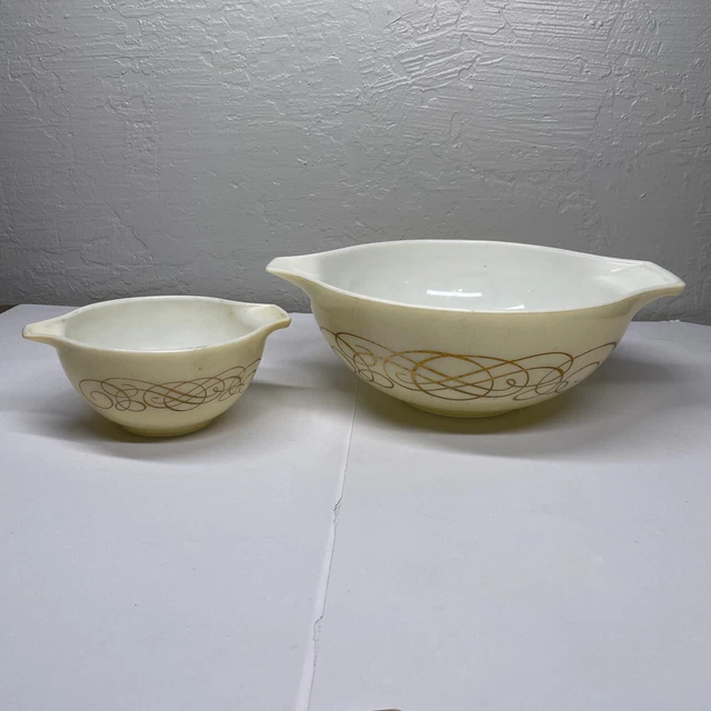 Vintage Pyrex Deluxe Golden Scroll Cinderella 444 441 Chip and Dip Set