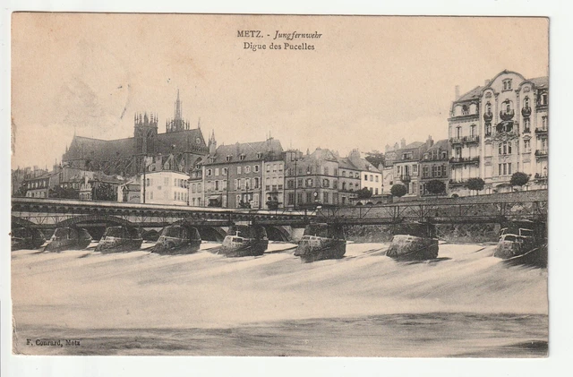 METZ  - Moselle - CPA 57 - Ponts - la digue des Pucelles
