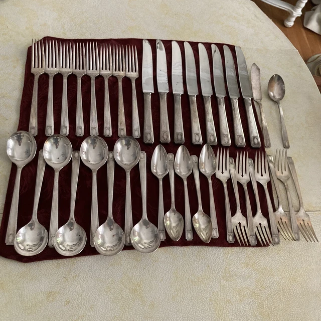39 Pieces Lot Of Oneida NOBLESSE Pattern Art Deco Big Lot Community Plate