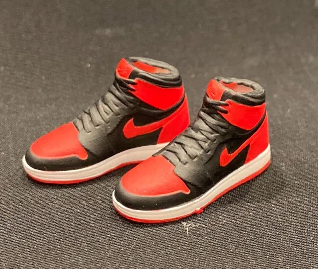 OZ-SS-AJ1B: 1/12 painted Air Jordan 1 Sneakers for Marvel Legends (No Figure)