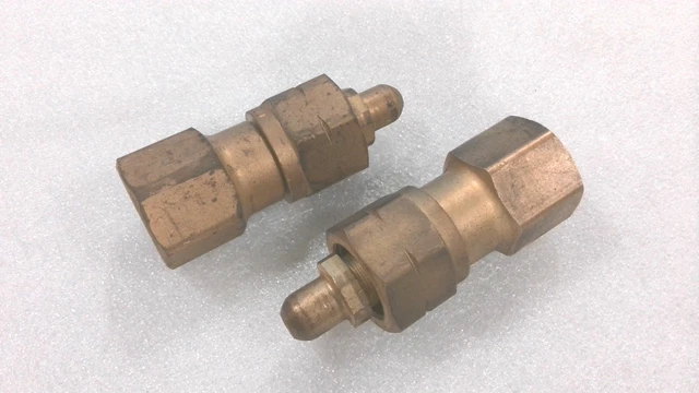 Cga-350 Regulator Inlet Nipple And Nut, Hydrogen, Natural Gas