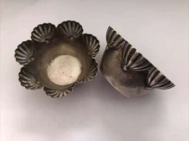 2 Antique Victorian Silver HM Atkin Bros. Sheffield 1892 Shell Design Salts 44g
