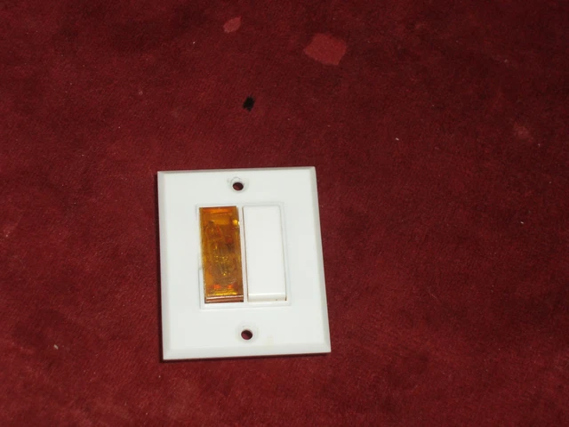 Interrupteur Bipolaire Legrand Mistral - Réf. 83223 - 10A 230V - Occasion Fonctionnel