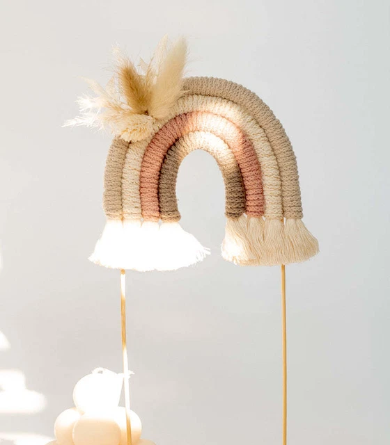 "Topper de pastel de macramé hecho a mano ""arco iris""