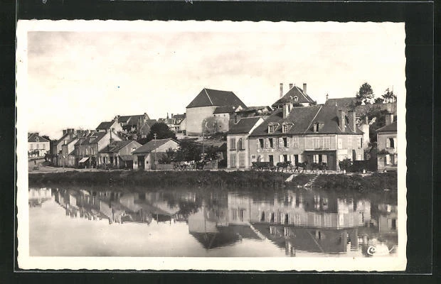CPA Cercy-la-Tour, Hotel du Commerce, Les Quais