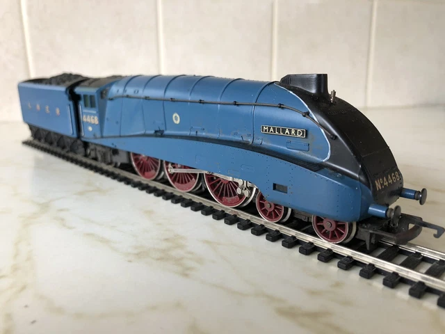 LNER Class A4 (4468) Mallard (1938) - a photo on