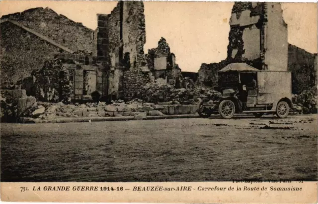 CPA Bauzée sur Aire-Carrefour de la Route de Sommaisne (232098)