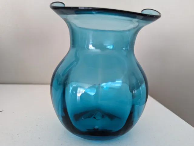 Art Glass Hand Blown Vase Ribbed Sides Ruffle Top Aqua Teal Blue 5" Tall